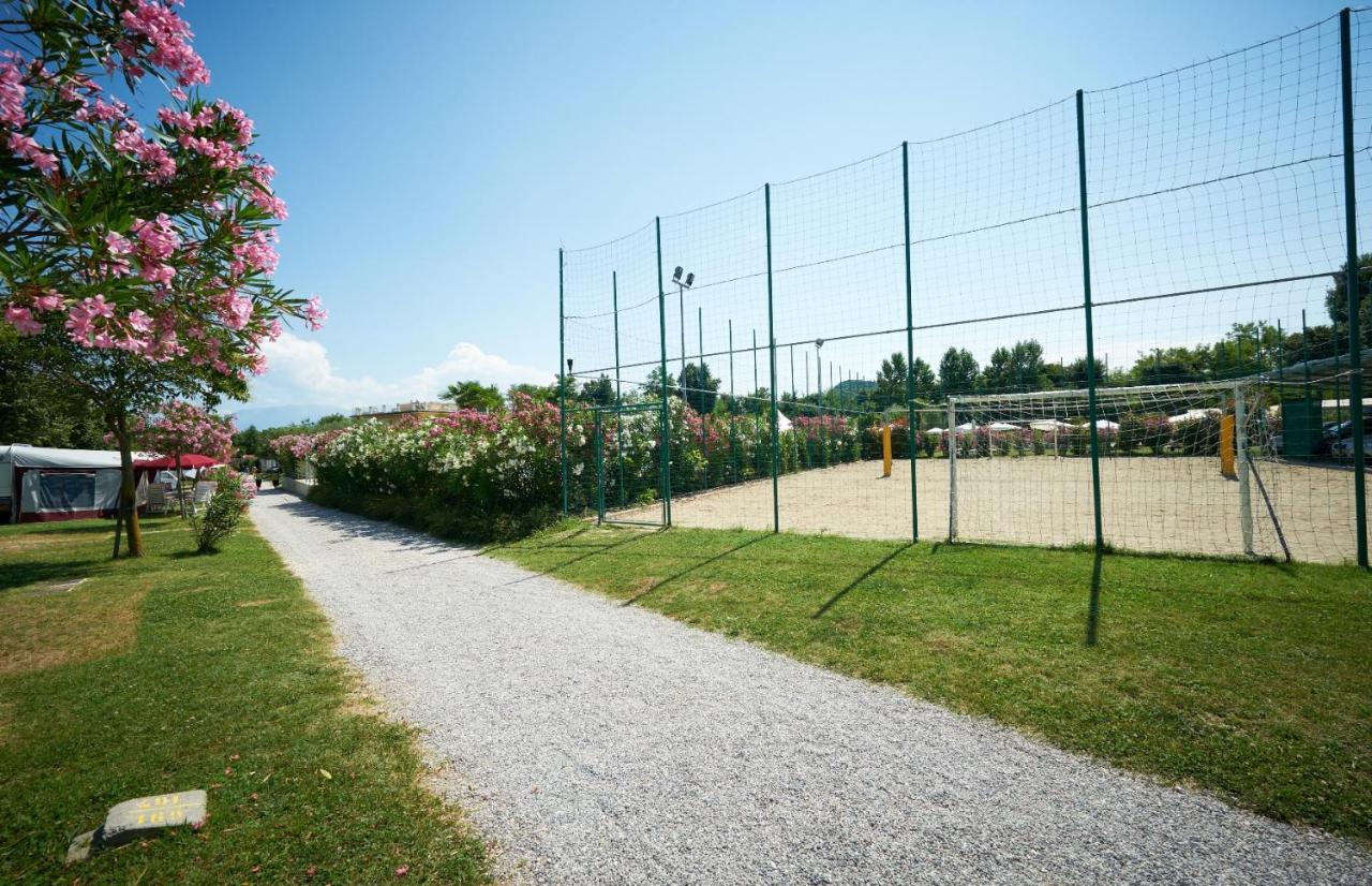 Albatross Mobile Homes On Camping Baia Verde Manerba del Garda Exterior foto